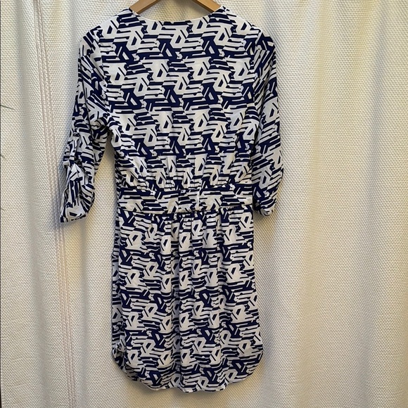 DR2 Blue and White Patterned Dress with Pockets - Picture 9 of 9